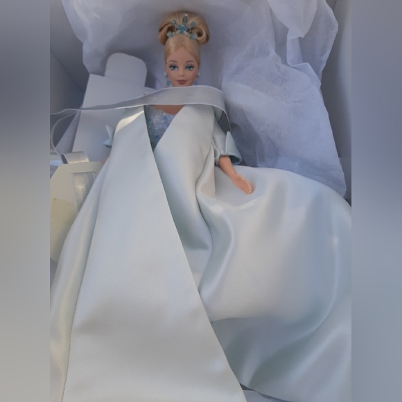 Barbie Crystal JUBILEE  50th Anniversary - Picture 4 of 15